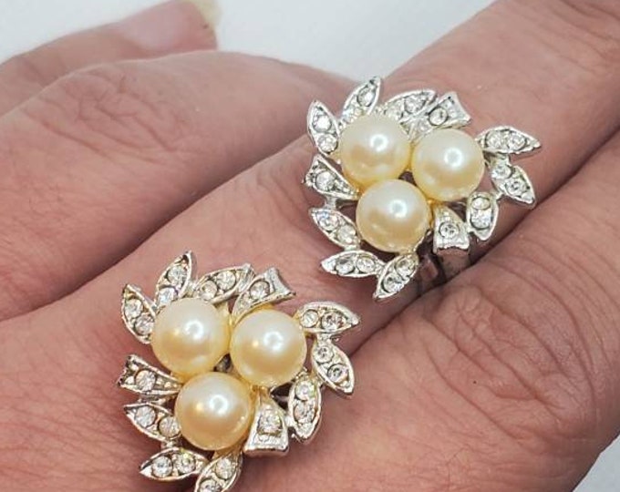 Pearl & Crystal Bridal Clip-on Earrings: Retro Wedding Jewelry