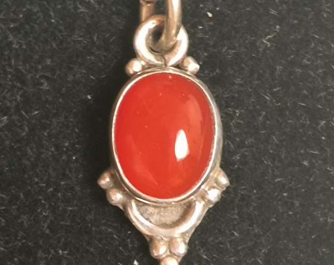 VINTAGE Carnelian Sterling Silver Pendant, Bright Orange Red Gemstone, Amulet for Endurance, Energy, Motivation Excellent Gift!