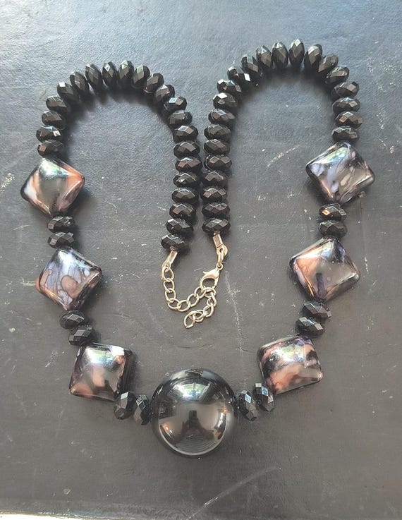 Retro Gothic Bead Necklace Vintage 1980s - Purple, Black Marble - Rockabilly Fun! 23 inch adjustable