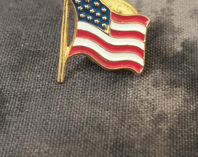 Vintage American Flag Lapel Pin