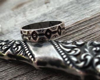 Antique Wedding Band in Sterling Silver, 1930s or Earlier