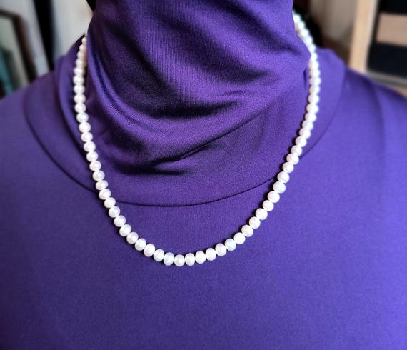 Vintage Freshwater Pearl Necklace: Sterling Silver Clasp, 18 inch