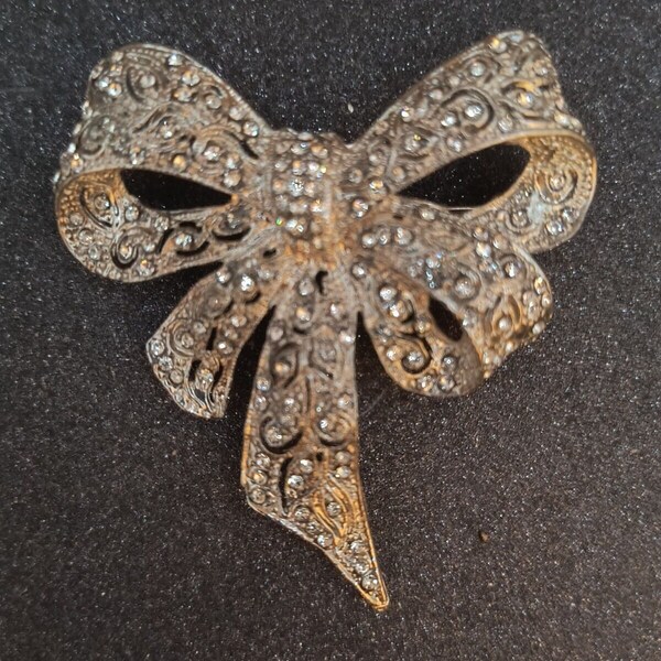 Edwardian Style Rhinestone Bow Pin / Brooch, Circa 1980s, Perfect for Wedding, Mother's Day or a Cosplay Cloak Clasp!