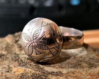 VIntage Silver Dome Ring with Fine Engraving, Old Sahara Style, Made in North Africa