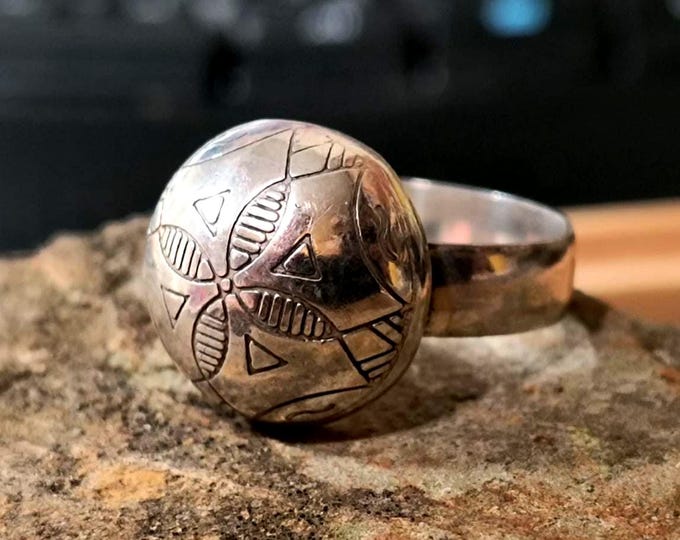 VIntage Silver Dome Ring with Fine Engraving, Old Sahara Style, Made in North Africa