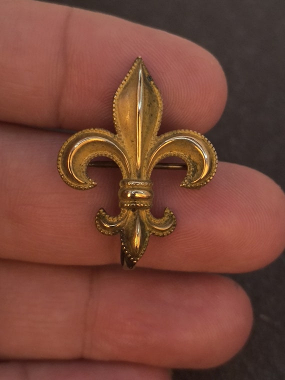 Antique Fleur De Lis Brooch Pin, Beautiful Brass f