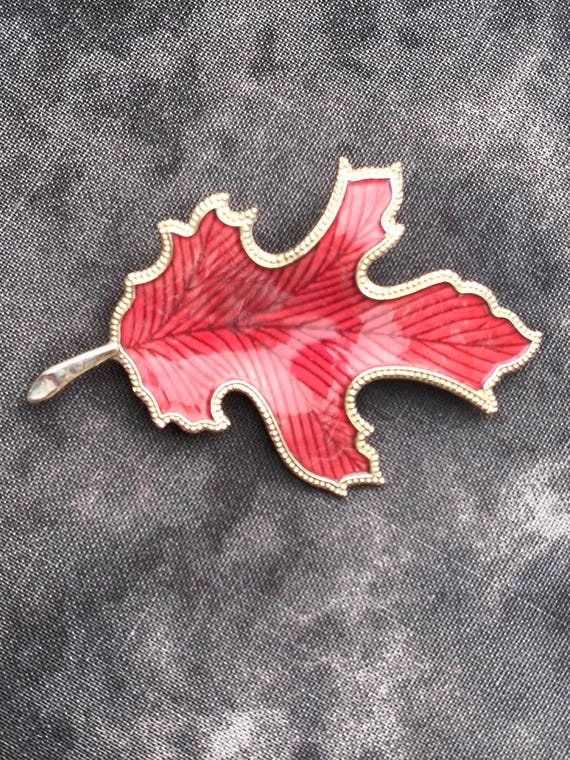 Red Leaf Brooch from the 70s - 80s, Crimston Guilloche Enamel on Goldtone Metal