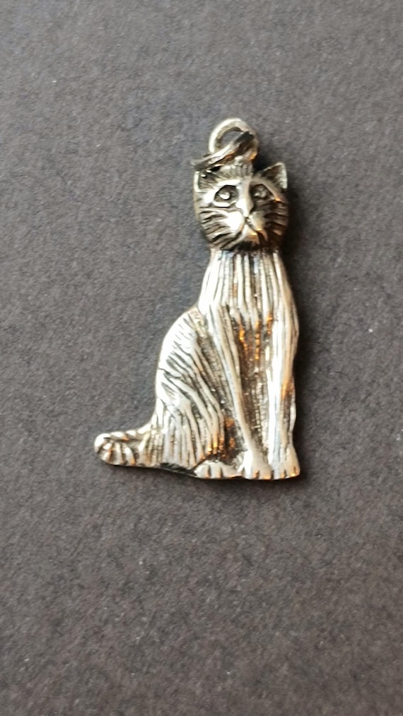 Vintage Cat Pendant in Detailed Sterling Silver