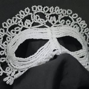Mask &quot;Burano&quot; made with Venetian beads