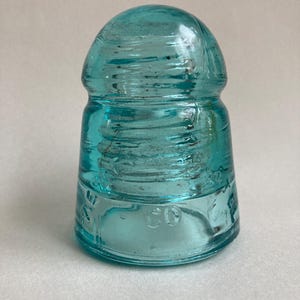 Light Aqua CD 104 New England Telephone & Telegraph Co. Glass Insulator