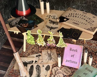 Miniature Witch Hut with broom, hat, Ouija board and more, 1:6 scale - printable download
