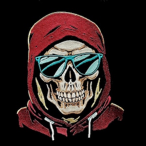 Peut inclure: Un crâne portant un sweat à capuche rouge et des lunettes de soleil bleues. Le crâne a un sourire narquois.