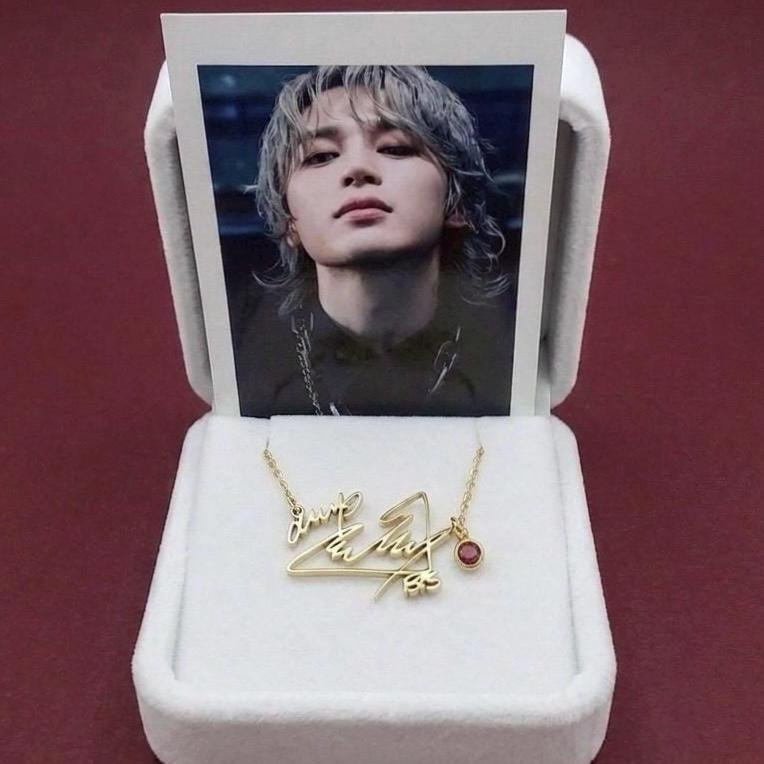 BTS ジミン 展示会 ネックレス フォトカードセット BTS ジミン シグネチャーネックレス | 18金メッキ K-POPグッズ - Etsy 日本
