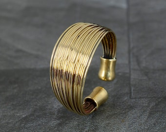 Anillo de puño de latón con múltiples hilos hecho a mano: anillo abierto bohemio