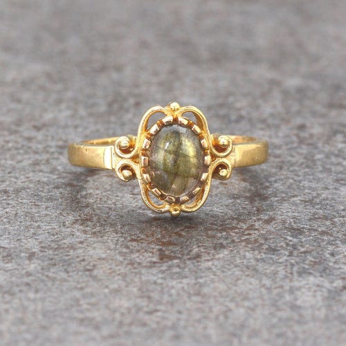 Anello in ottone fatto a mano con labradorite: gioiello boho con pietre preziose, regalo perfetto per lei.