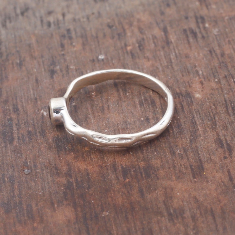 Sweet little Garnet ring,Handmade ring,925 sterling silver ring,Woman ring,Vintage ring,Anniversary ring,Wedding ring,Unique ring,Gift Ring