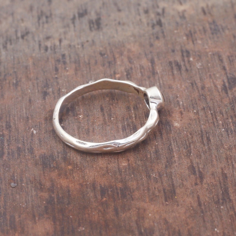 Sweet little Garnet ring,Handmade ring,925 sterling silver ring,Woman ring,Vintage ring,Anniversary ring,Wedding ring,Unique ring,Gift Ring