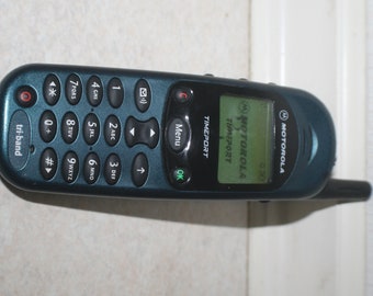Vintage Motorola Mobile Phone E11 (SUG1479BE) Working. Collectors item