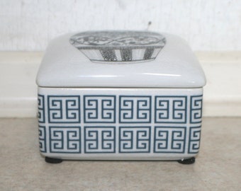4” Porcelain Trinket Box
