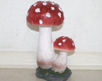 Amanita Fungi Garden Ornament - Weatherproof stone-resin. Height 20 cm