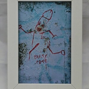 Party Pete  - Framed Street Art Print