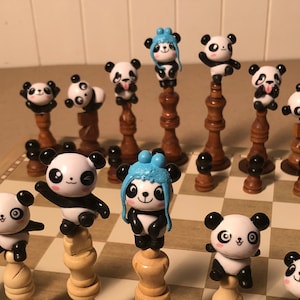 Magnetic lucky Pandas chess set