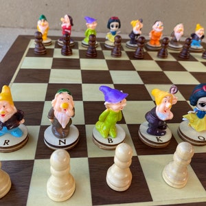 Snow White and the 7 chess set