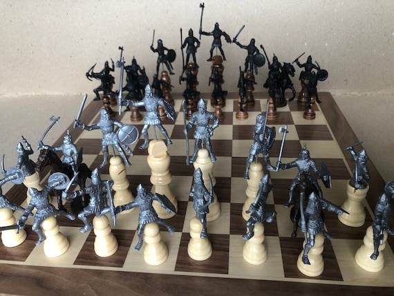 中世の騎士3体と斧のチェスセット - Etsy 日本