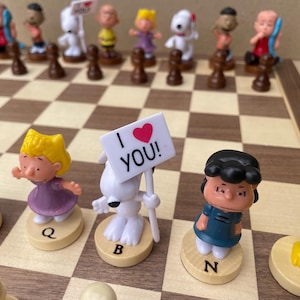 Charlie Brown Sally en Snoop-schaakset