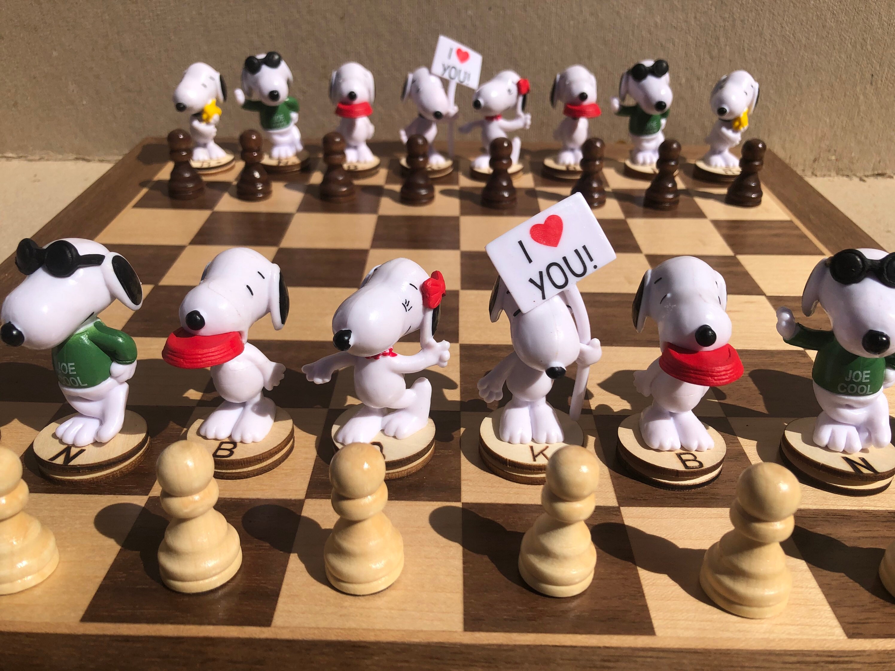 Peanuts Gang Chess Set in Red Collector Edition Tin Factory 7 USAopoly for sale online 