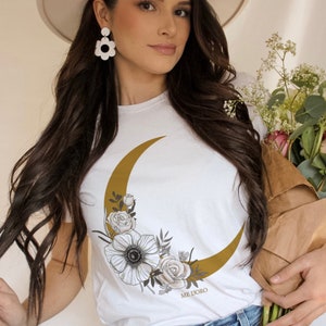 Floral Crescent Moon Shirt, Witchy Clothing, Half Moon Tshirt, Anemone Flower Shirt, Crescent Moon Botanical Tee, Plant Witch Boho Aesthetic