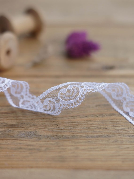 White Lace Ribbon, 0.91 2.3cm Narrow Ribbon, Scalloped Tulle Trim for  Wedding Gifts, Floral Arrangements 