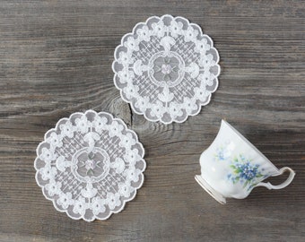 Napperon rond blanc en dentelle, dessous de verre en coton de style vintage pour décoration de table et mariages - 13 cm (5,12 po.)