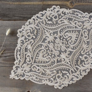Gold Oval Lace Placemat, Victorian Vintage Style Doily - 15&quot;x21.26&quot; (38x54cm)