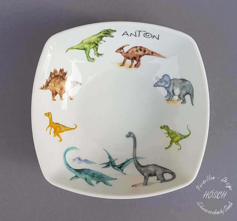 Kindergeschirr 2 5-teilig Dino Dinosaurier mit Wunschname Set Becher Müsli Brei Teller Geschenk Taufe persona Schulanfang 画像 4