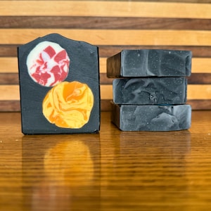 Jabón de limón y menta con sistema solar / Aceite esencial de limón y menta / Jabón procesado en frío / Jabón espacial / Jabón artesanal / Jabón vegano / Jabón sin palma