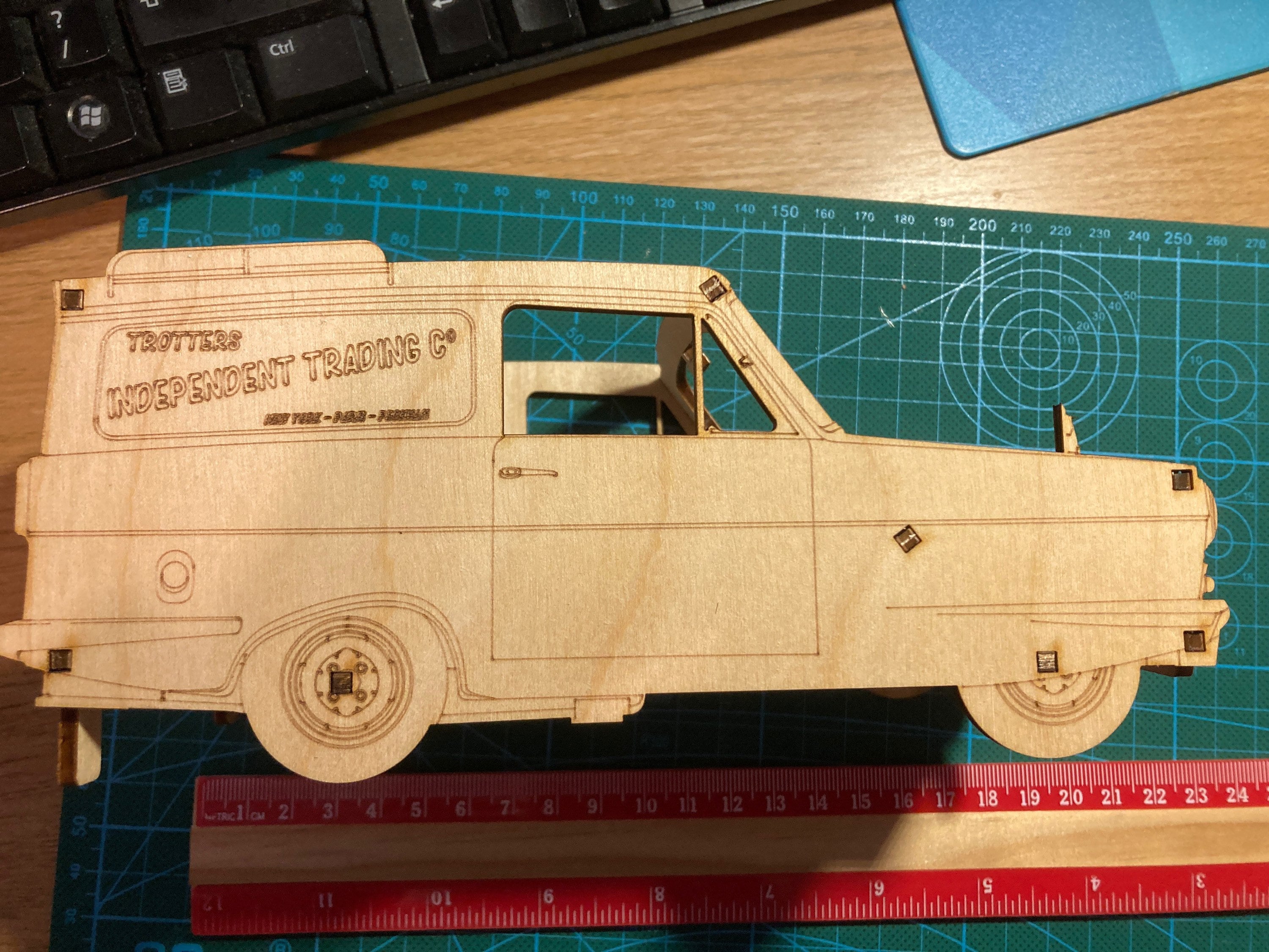 Reliant Regal Supervan 3 Neu Chrom Scheinwerfer Felgen X 2 (Kostenloser