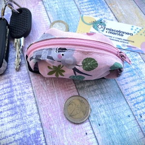 Wristlet bag, wrist purse, purse, minimalist, coin, gym, running, money holder, card holder, cards, keys, keyholder