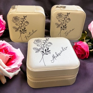 Bridesmaid Jewelry Box With Birth Flower/Custom Name Travel Jewelry Box/Bridesmaid Gifts/Wedding Favors/Personalized Gifts For Her