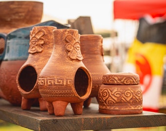 Nahua style Mini chiminea. Stoneware. Sturdy, palo santo smudge, incense holder,  Azteca pottery, (eye pre order)