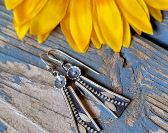 Sterling Silber Blume & Blatt Ohrhänger, Ranke, handgefertigt, klein, elegant, extrem leicht