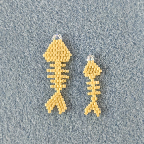 Fish Bones Brick Stitch Bead Pattern, Brick Stitch, Beading Pattern, Halloween, Fish, Beaded Charm, PDF Digital Download, Fish Bones