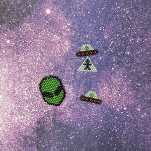 UFO Brick Stitch Bead Pattern, Brick Stitch, Beading Pattern, Aliens, UFOs, Beaded Charm, Beam Me Up, Spaceship, PDF Digital Download