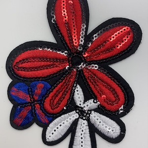 Sequin 3 flower Motif- Iron On