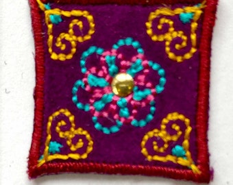 Iron On Embroidered square Motif- Pack of 2