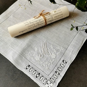 Guardanapo antigo dos anos 90 com letras bordadas, guardanapo bordado, guardanapo de linho bordado à mão, guardanapo para festa de fim de ano