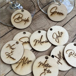 Adornos personalizados para copas de vino, tarjetas de mesa personalizadas para bodas, etiquetas para bebidas de acrílico o madera. Wood (1.5mm)