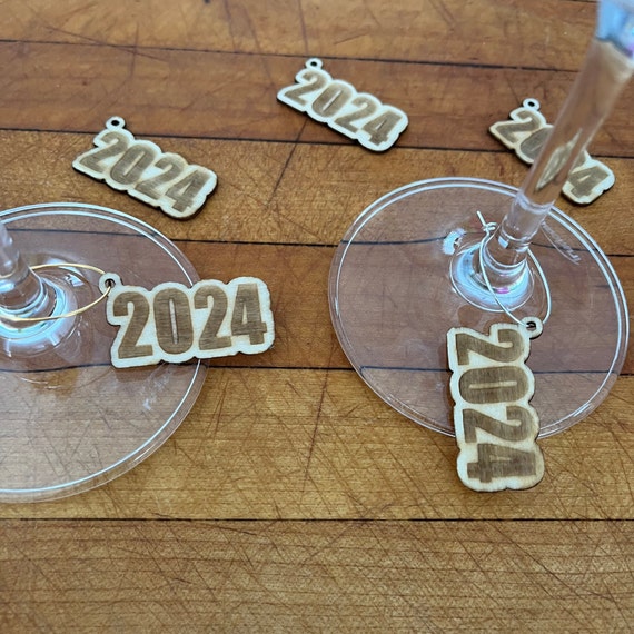 New Year's Eve 2024 Wine Glass Charms, 2024 New Years Eve Party Supplies,  Glass Tag Identifiers For 2024 Party, New Years Eve Party Cups and Party