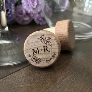 Custom Wreath Wine Stopper -Personalized Wine Cork -Rustic Wedding Decor-Wedding Favors-Wedding Wine Favors-Bridal Shower Favor-Gift for Her
