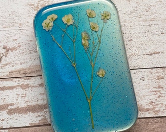 Decorative Tin, Baby’s Breath, Resin, Blue, Glitter, White Flowers, Pressed Flowers, Altoid-size, Great Gift, Sewing Kit, Jewelry Case